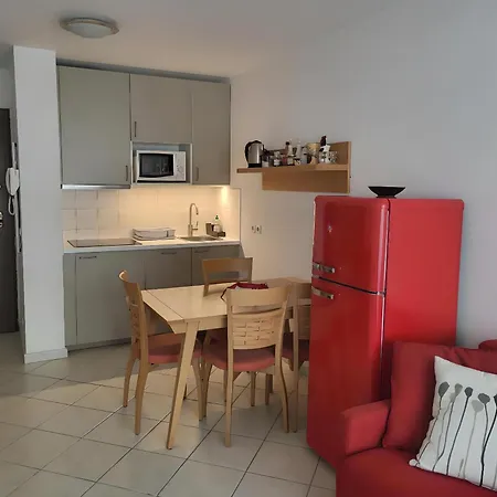 Idealement Situe Proche Bord De