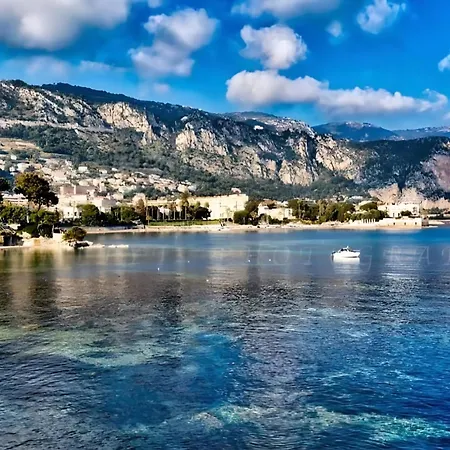 Idealement Situe Proche Bord De Διαμέρισμα