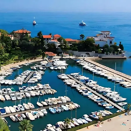 Διαμέρισμα Idealement Situe Proche Bord De